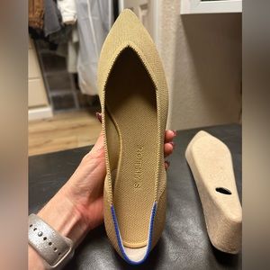 BNIB Rothy’s The Point II Flats in Camel color